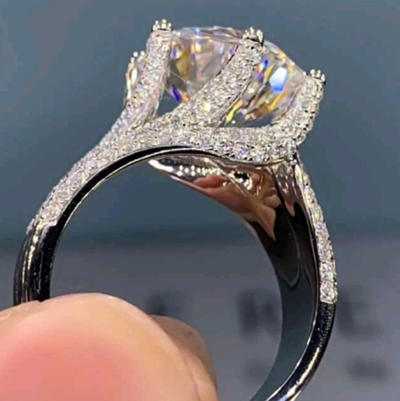 Show Stopping Stainless Steel Cubic Zirconia Wedding Ring - Size 8 - Picture 5 of 5